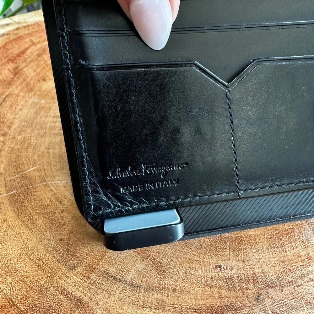Salvatore Ferragamo Black Leather Bifold Wallet Silver Galcini Logo